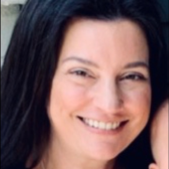 Meet your Posher, Kellie - Picture 2 of 2